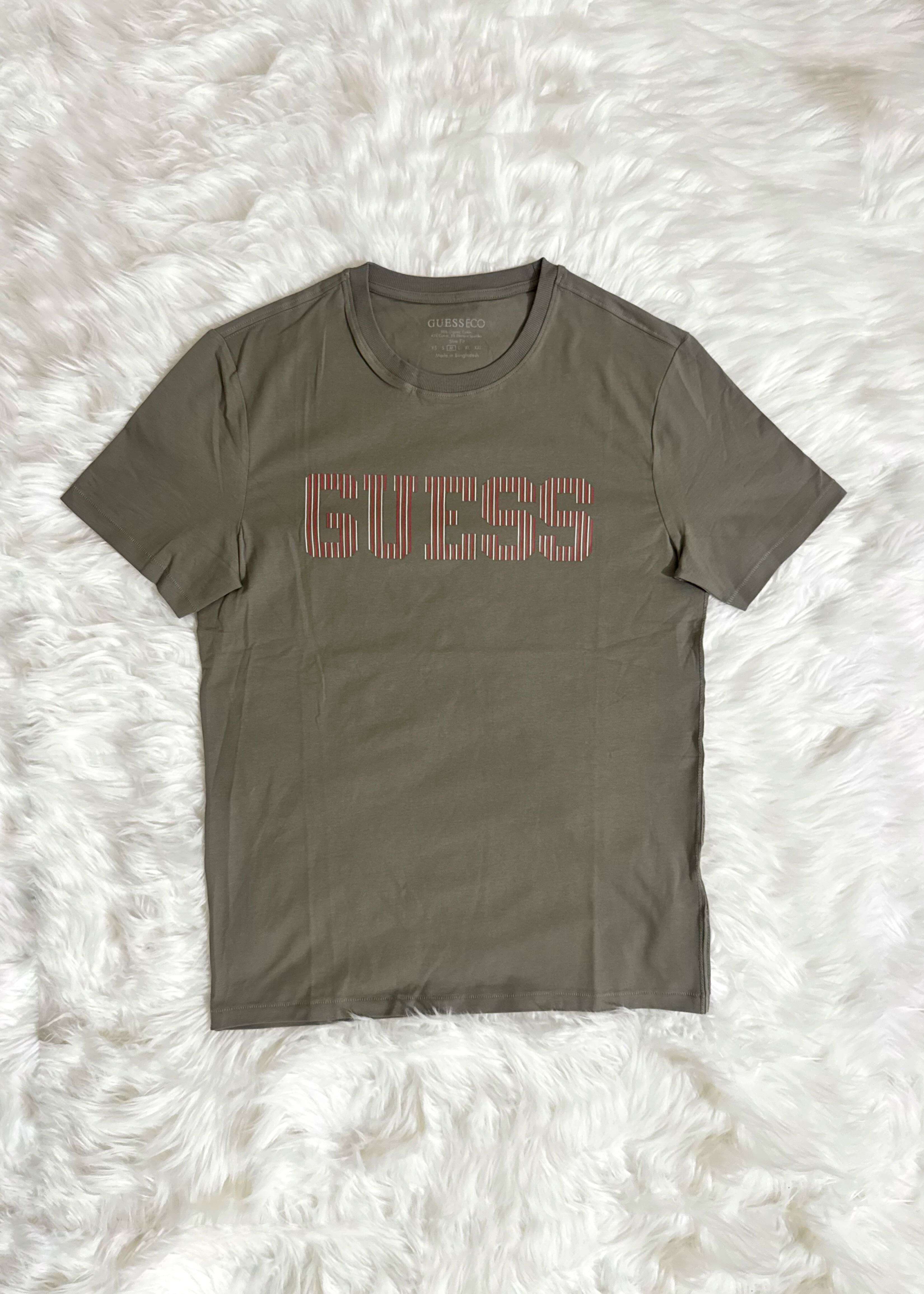 ⭐ GUESS Classic T-Shirt – Style That Defines You ⭐