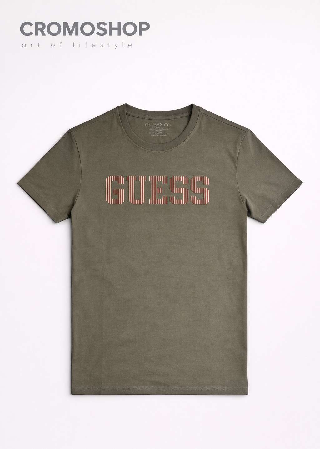 ⭐ GUESS Classic T-Shirt – Style That Defines You ⭐